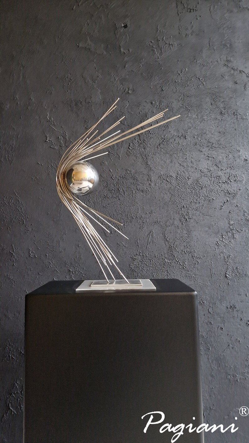 Decorazione astratta a forma di sfera in acciaio inossidabile, scultura per la casa, decorazione per interni ed esterni, scultura moderna in metallo, realizzata a mano da Pagiani