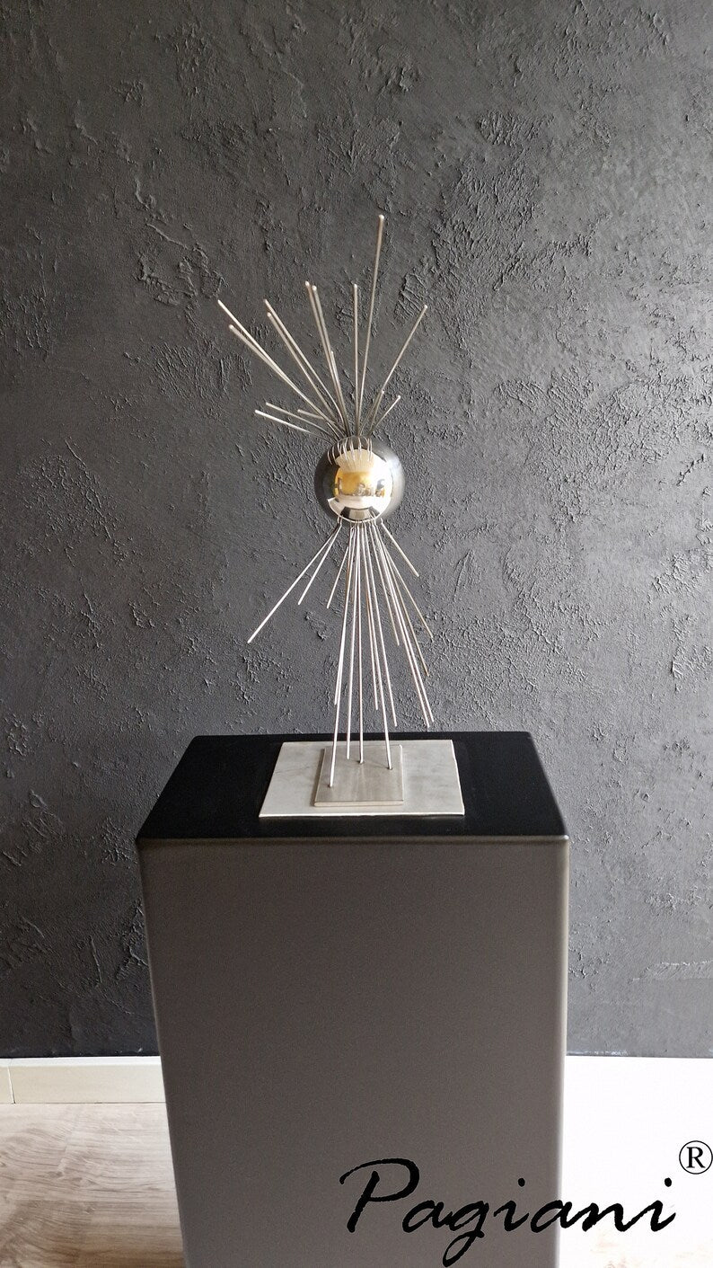 Decorazione astratta a forma di sfera in acciaio inossidabile, scultura per la casa, decorazione per interni ed esterni, scultura moderna in metallo, realizzata a mano da Pagiani