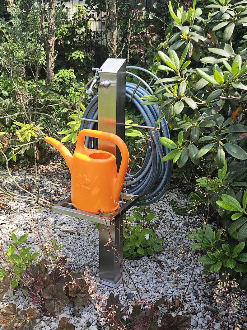 Asta per colonna d'acqua con rubinetto da giardino in acciaio inossidabile con ripiano e portagomma