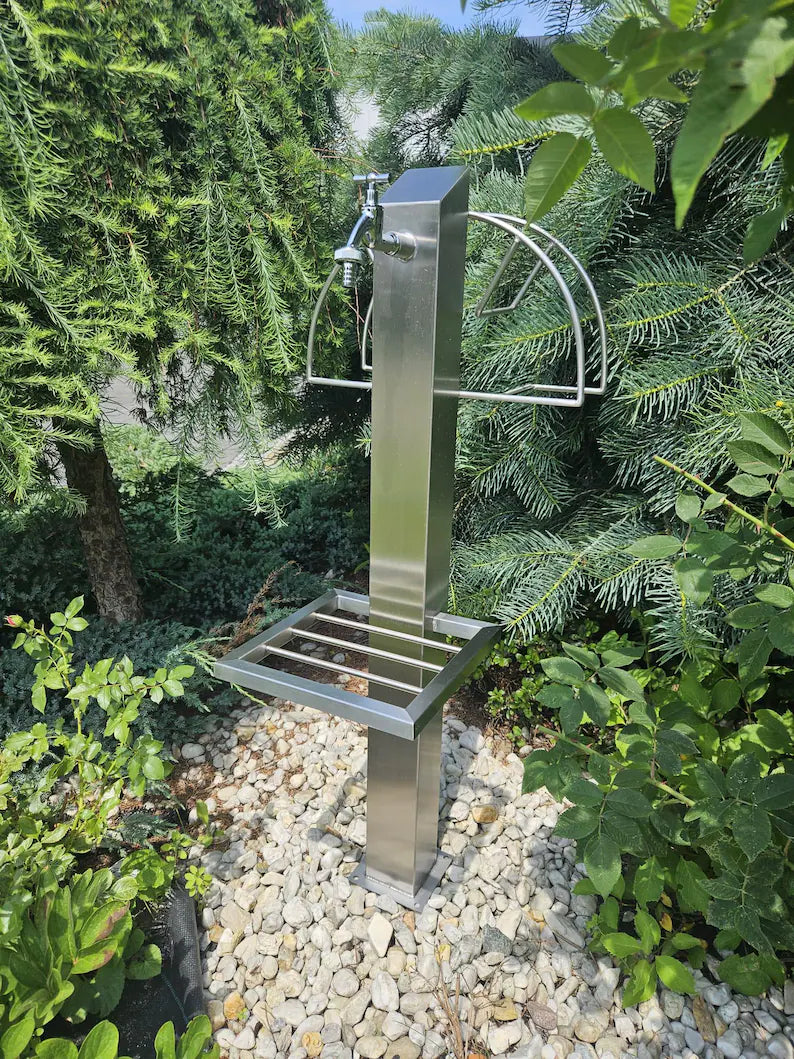 Asta per colonna d'acqua con rubinetto da giardino in acciaio inossidabile con ripiano e portagomma