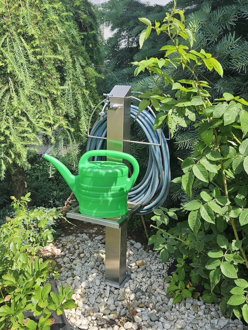 Asta per colonna d'acqua con rubinetto da giardino in acciaio inossidabile con ripiano e portagomma