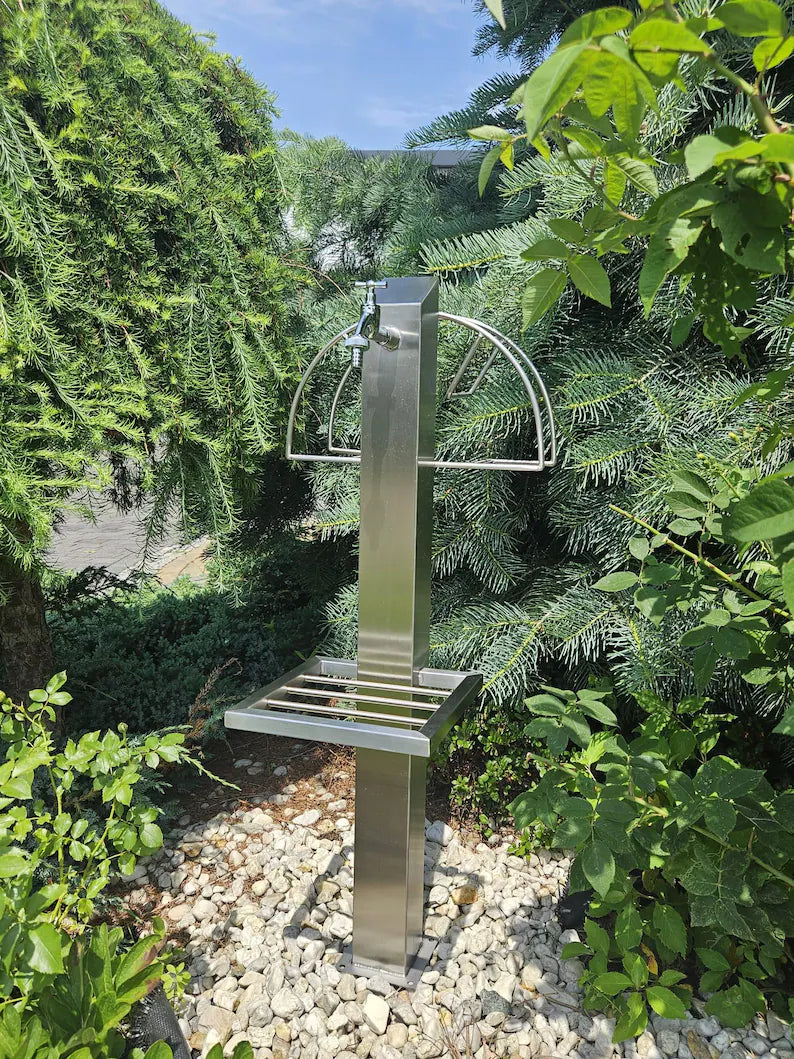 Asta per colonna d'acqua con rubinetto da giardino in acciaio inossidabile con ripiano e portagomma