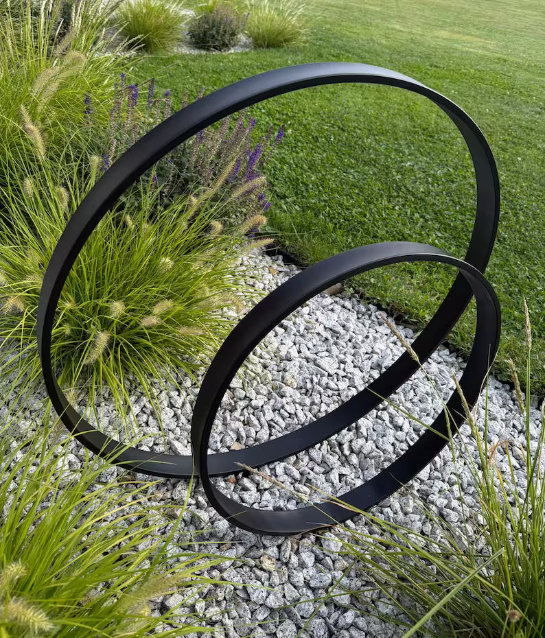 Set di 2 anelli da giardino in metallo nero, decorazioni da giardino in metallo, sculture da giardino, decorazioni per esterni, paletti da giardino, decorazioni da giardino moderne, arte da cortile